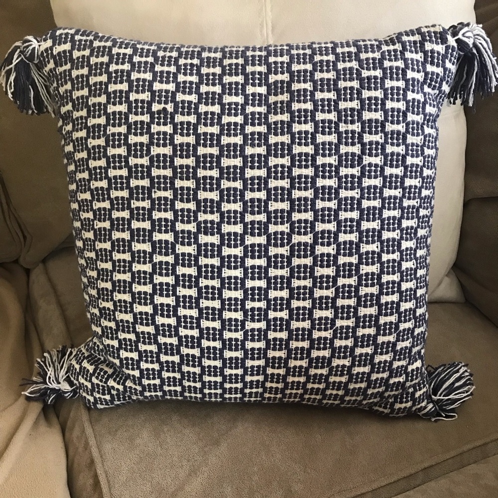 NEW!! Navy/cream throw pillow